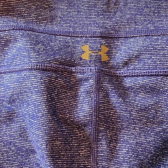 Under Armour 7/8 fitted workout capris medium - Picture 6 of 8